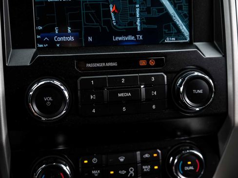 Used 2021 Ford F250 Lariat w/ Tremor Off-Road Package AWD/4WD image 34