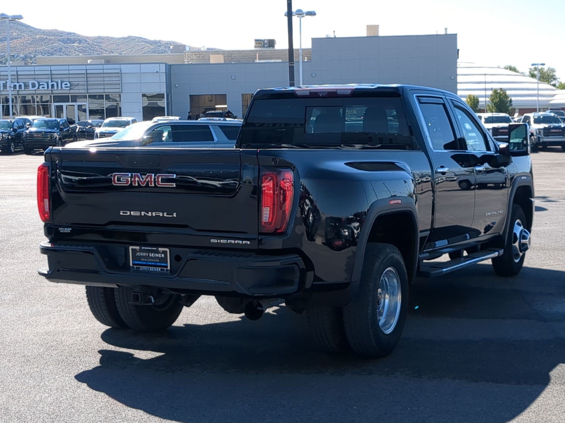 Used 2020 GMC Sierra 3500 Denali w/ Denali Ultimate Package AWD/4WD image 5