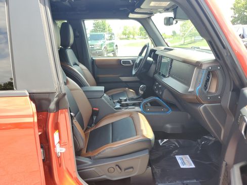 Used 2023 Ford Bronco Outer Banks AWD/4WD image 9