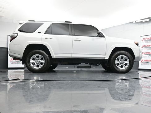 Used 2021 Toyota 4Runner SR5 image 40