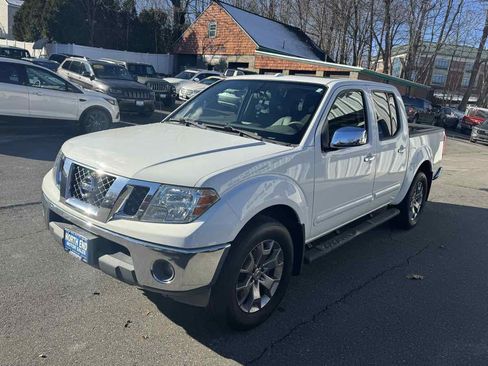 Used 2015 Nissan Frontier SL w/ Moonroof Package image 7