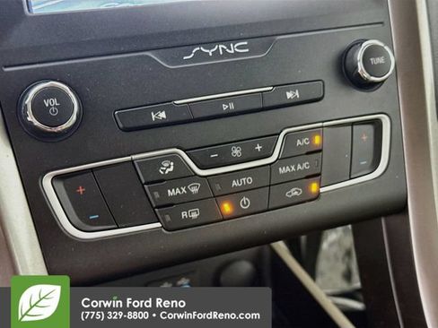 Used 2019 Ford Fusion SE FWD image 15