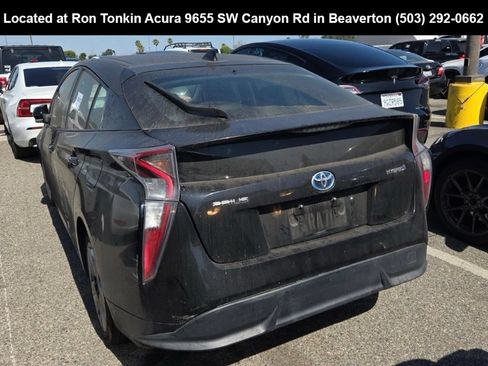 Used 2017 Toyota Prius Three Touring w/ Carpet Mat Package FWD image 4