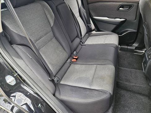 Used 2021 Nissan Rogue SV FWD image 18