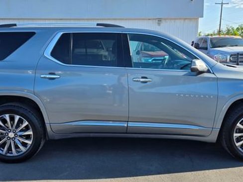 Used 2023 Chevrolet Traverse Premier AWD/4WD image 6
