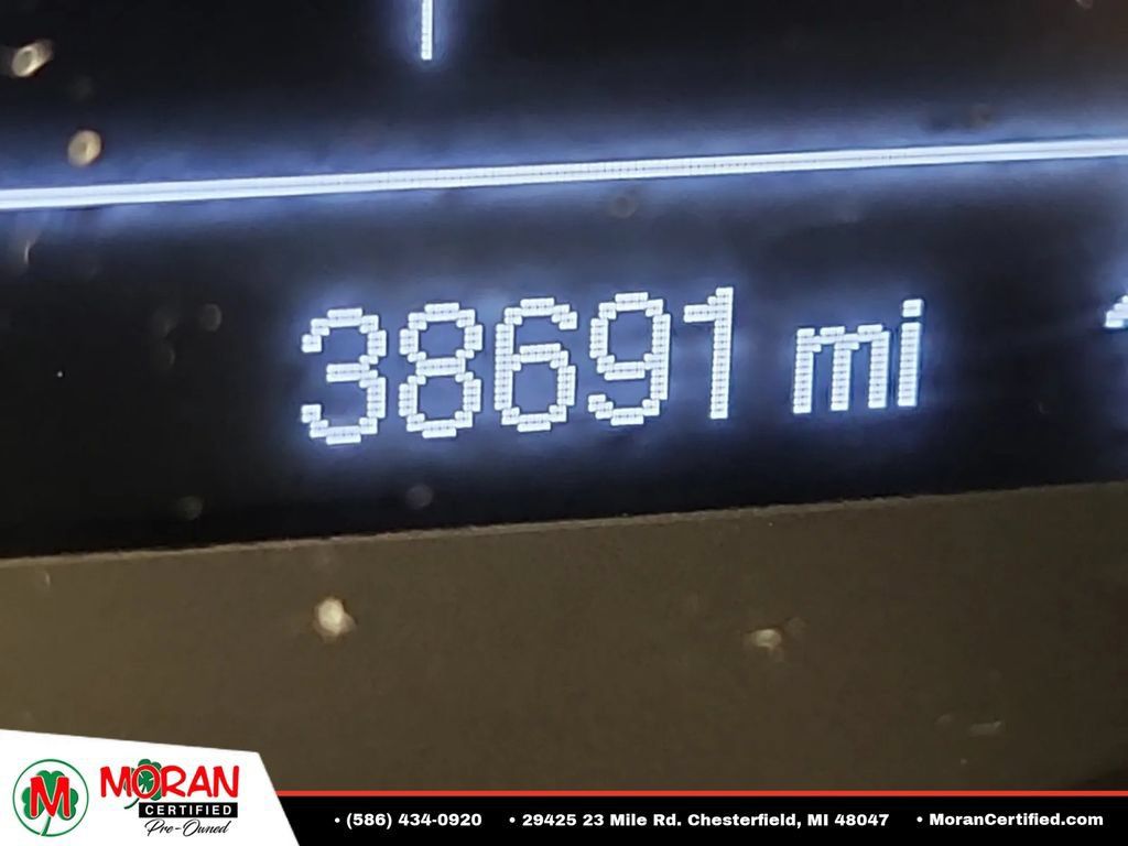 Used 2019 Chevrolet Trax LT w/ LT Convenience Package FWD image 7