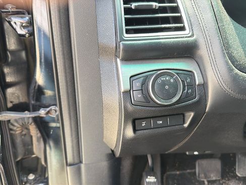 Used 2017 Ford Explorer Platinum AWD/4WD image 11