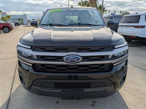 Used 2024 Ford Expedition XLT image 9