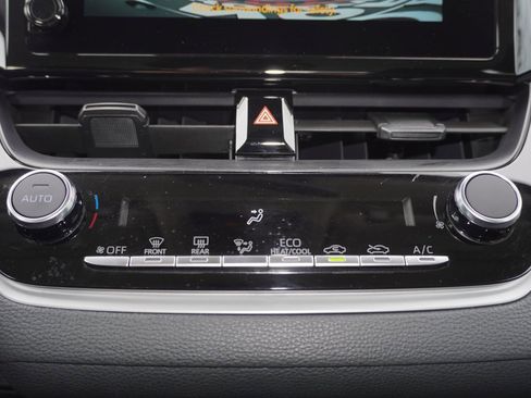 Certified 2025 Toyota Corolla LE image 15