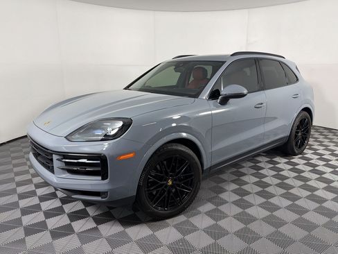 Used 2024 Porsche Cayenne AWD/4WD image 1