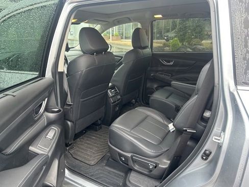 Used 2024 Subaru Ascent Limited w/ Technology Package image 10
