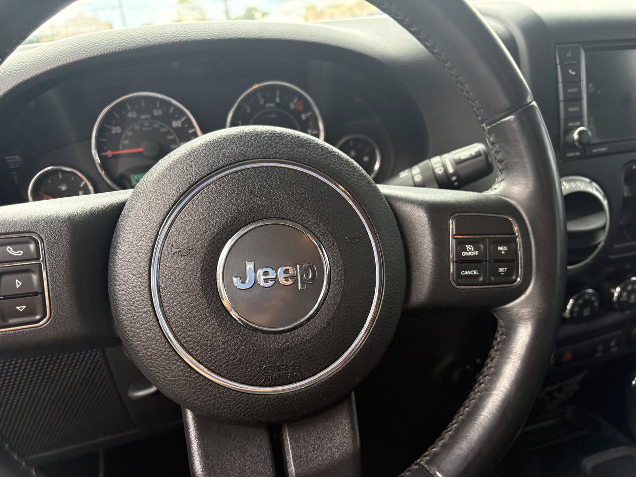 Used 2012 Jeep Wrangler Unlimited Rubicon w/ Dual Top Group AWD/4WD image 8