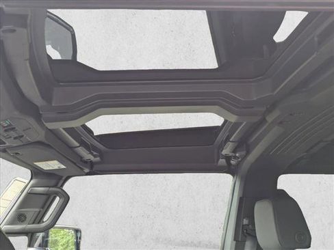 New 2026 GMC Hummer EV 2X image 15