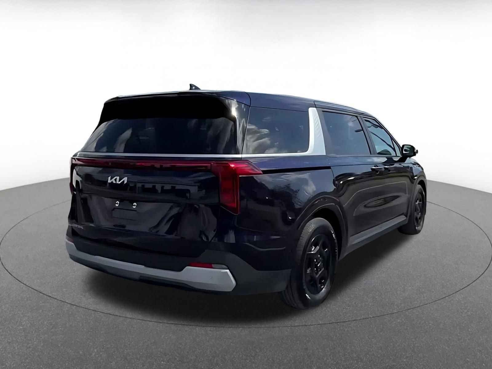 Used 2026 Kia Carnival FWD image 13