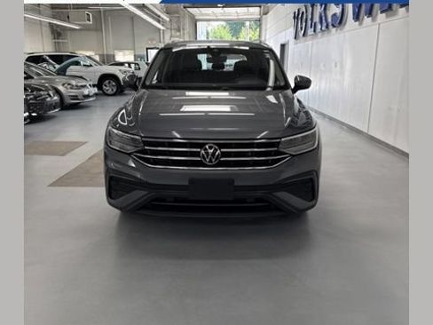 Certified 2023 Volkswagen Tiguan SE w/ Panoramic Sunroof Package AWD/4WD image 1