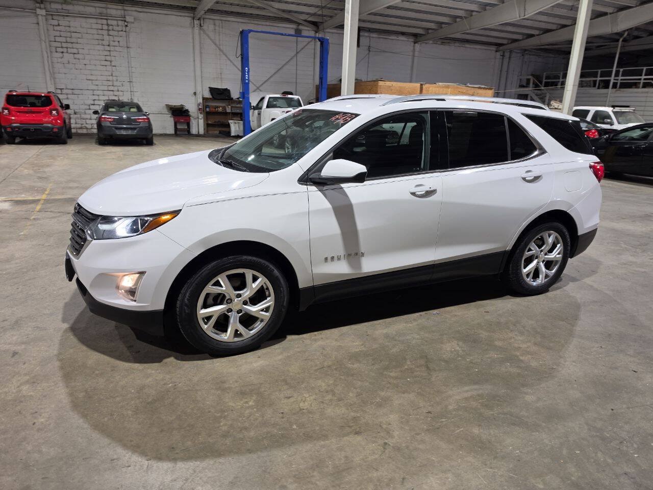 Used 2020 Chevrolet Equinox LT FWD image 1