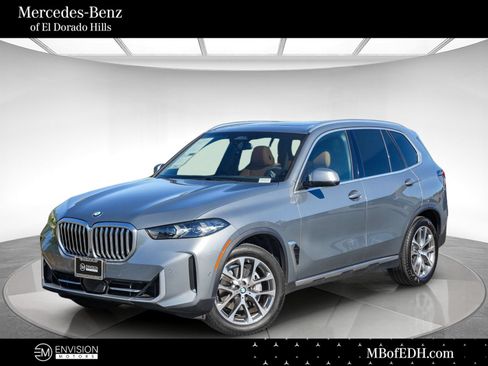 Used 2024 BMW X5 xDrive40i w/ Parking Assistance Package AWD/4WD image 1