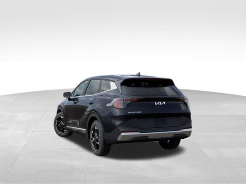 Used 2026 Kia Sportage EX FWD image 4