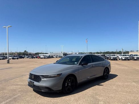 Used 2023 Honda Accord Sport image 10