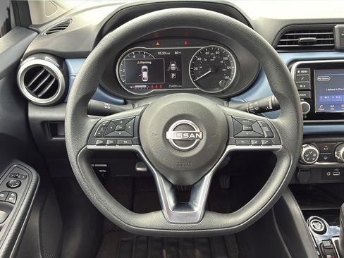 Used 2025 Nissan Versa SV FWD image 17