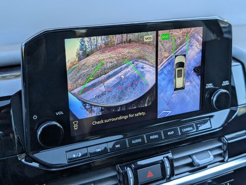 Used 2024 Nissan Pathfinder Platinum w/ Cargo Package image 32