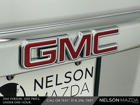 Used 2018 GMC Yukon Denali w/ Denali Ultimate Package image 17