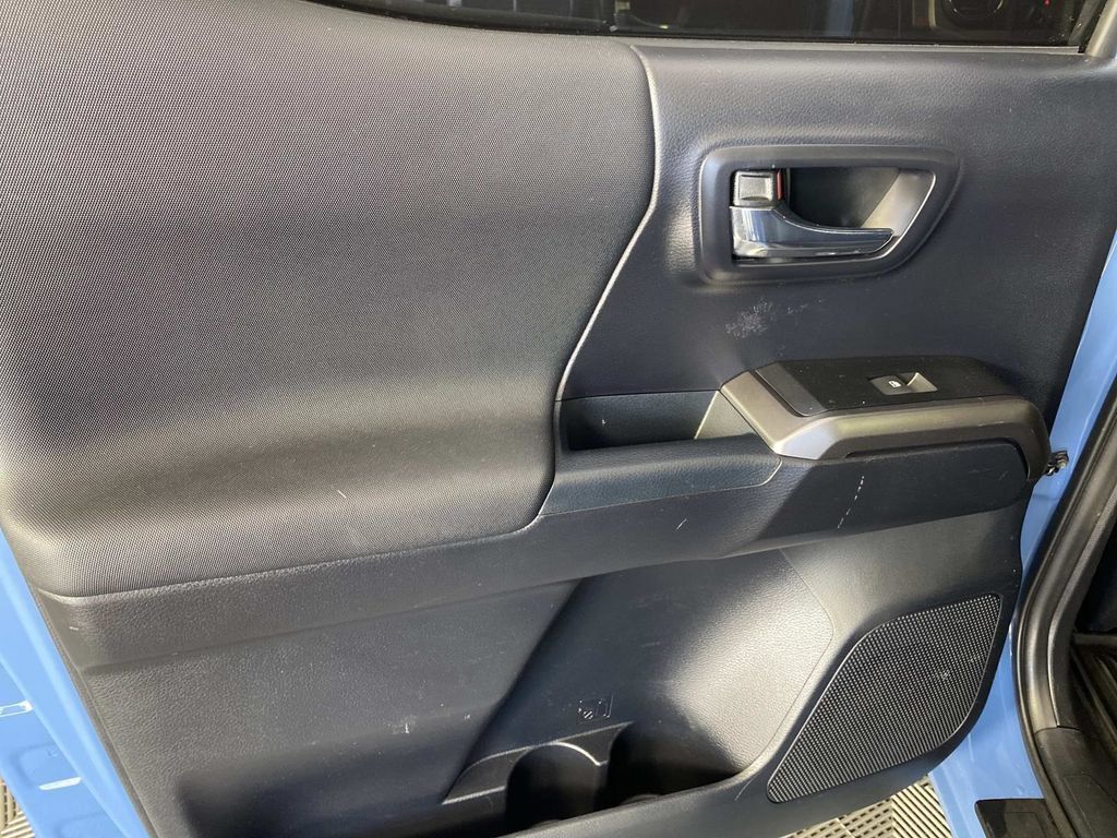 Used 2018 Toyota Tacoma TRD Pro AWD/4WD image 27