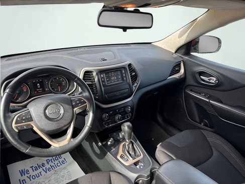 Used 2016 Jeep Cherokee Latitude AWD/4WD image 19