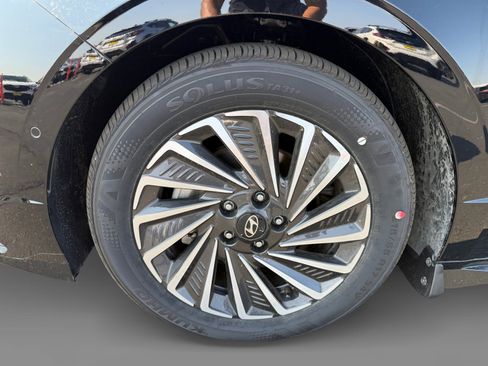 New 2025 Hyundai Sonata Limited image 9