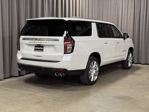 Used 2023 Chevrolet Suburban High Country w/ Advanced Technology Package image 5