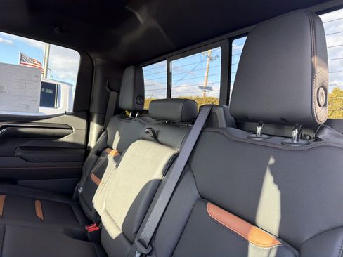 Certified 2024 GMC Sierra 1500 AT4 w/ Technology Package image 19