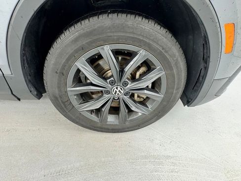 Used 2024 Volkswagen Tiguan SE AWD/4WD image 9