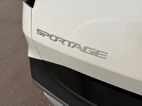 Used 2023 Kia Sportage EX AWD/4WD image 23