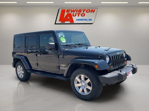 Used 2013 Jeep Wrangler Unlimited Sahara w/ Connectivity Group AWD/4WD image 7
