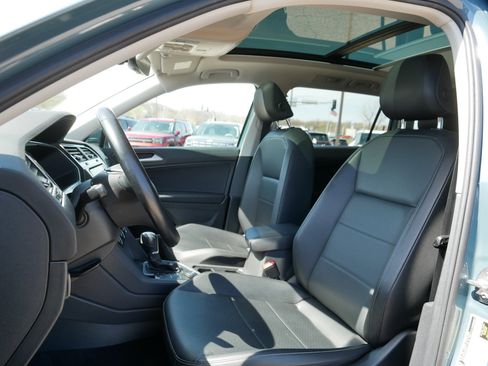 Used 2019 Volkswagen Tiguan SEL AWD/4WD image 14