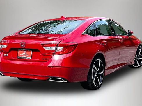 Used 2018 Honda Accord Sport image 5