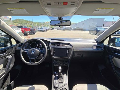 Used 2021 Volkswagen Tiguan SE AWD/4WD image 15