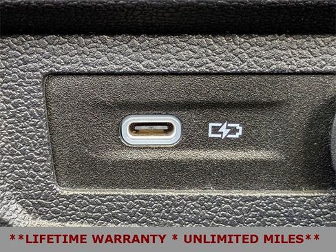 Used 2023 Volkswagen Tiguan SE image 21