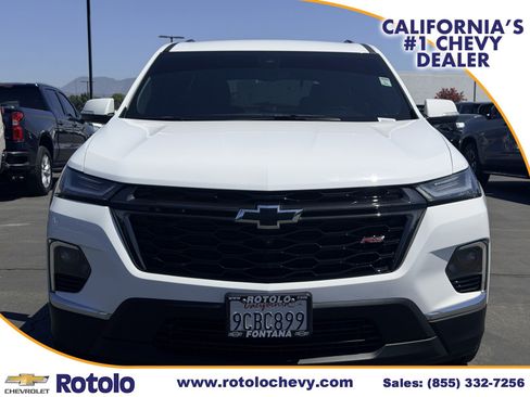 Used 2022 Chevrolet Traverse RS w/ LPO, Cargo Package FWD image 2