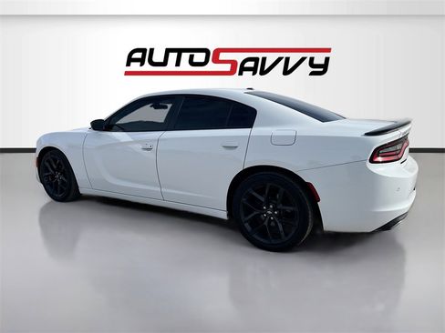 Used 2020 Dodge Charger SXT w/ Driver Convenience Group image 5