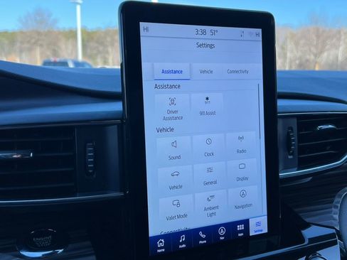 Certified 2023 Ford Explorer Limited w/ Limited Technology Package image 24