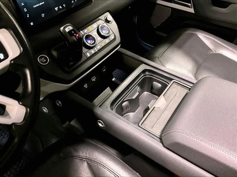 Used 2023 Land Rover Defender 110 SE image 21