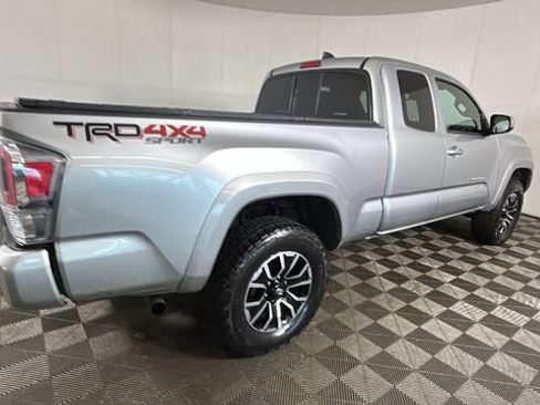 Used 2022 Toyota Tacoma TRD Sport w/ TRD Premium Sport Package AWD/4WD image 2