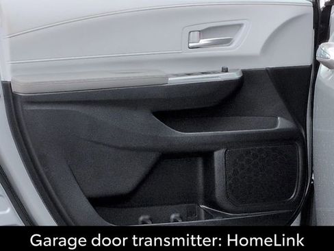Certified 2025 Toyota Sienna XLE FWD image 16