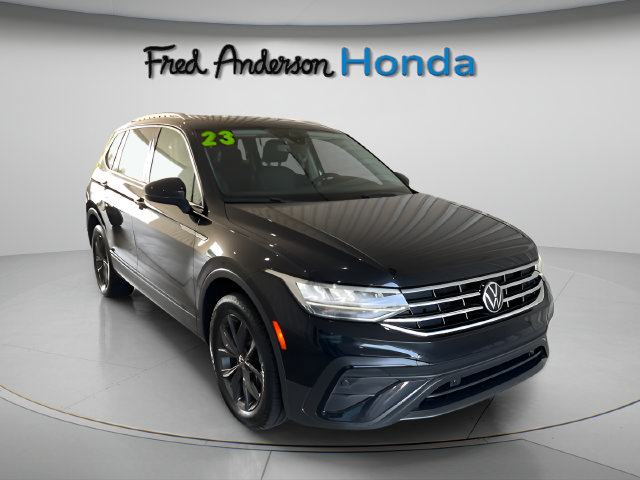 Used 2023 Volkswagen Tiguan SE FWD image 3
