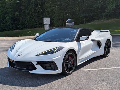 Used 2023 Chevrolet Corvette Stingray Premium Conv w/ Z51 Performance Package RWD image 6