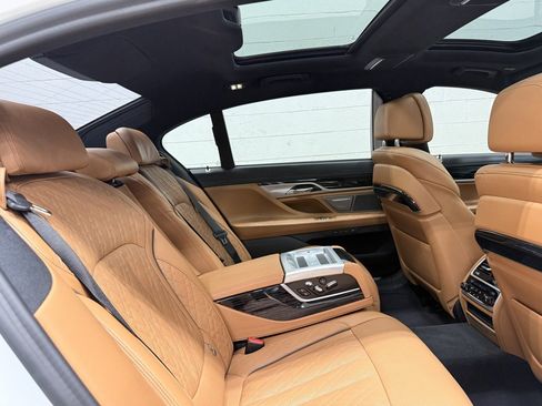Used 2022 BMW 750i xDrive w/ Luxury Rear Seating Package image 41
