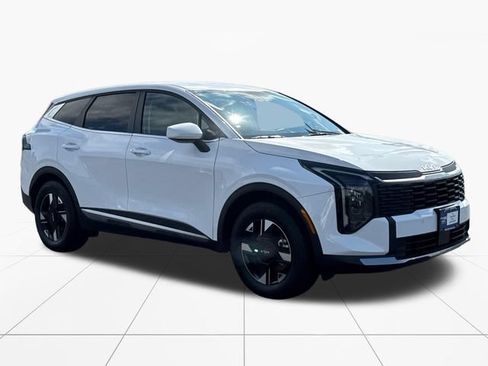 Used 2026 Kia Sportage LX FWD image 8