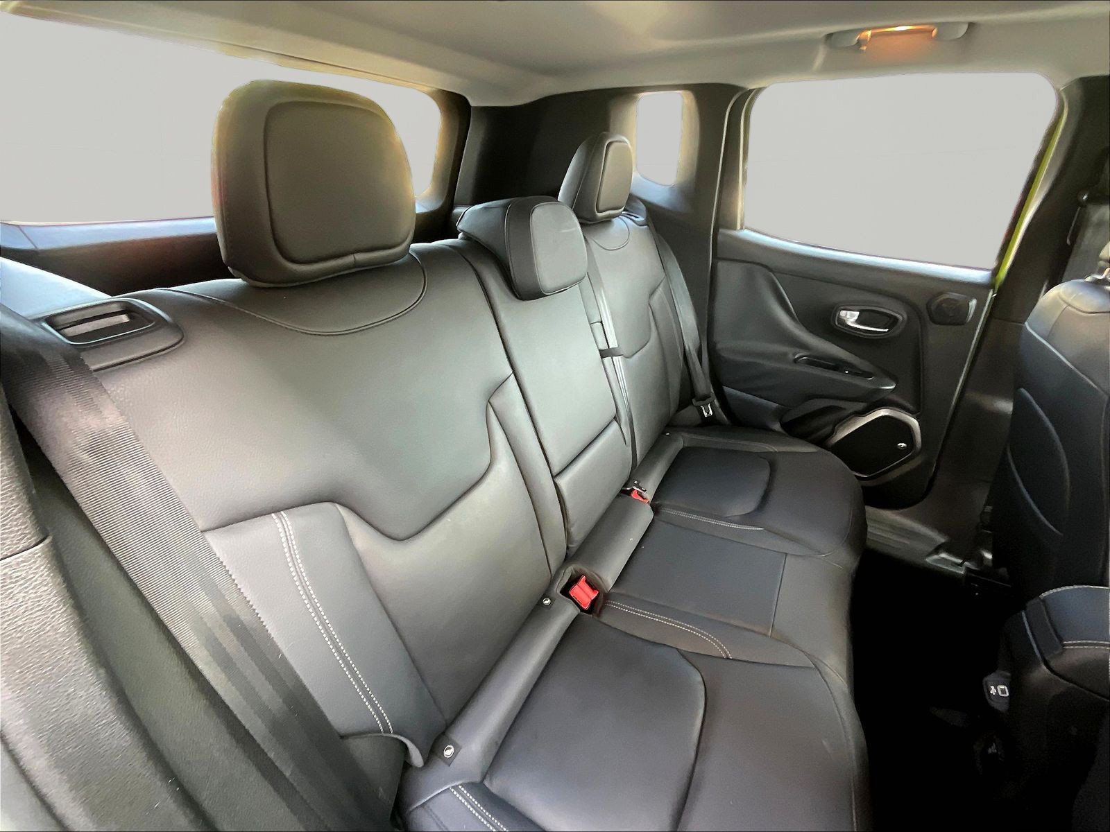Used 2018 Jeep Renegade Limited FWD image 25