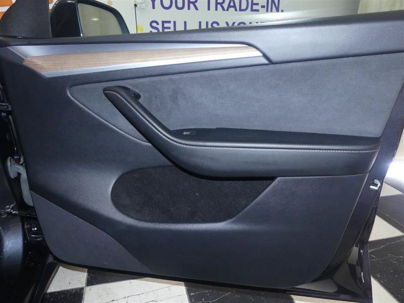 Used 2024 Tesla Model Y Long Range AWD/4WD image 22